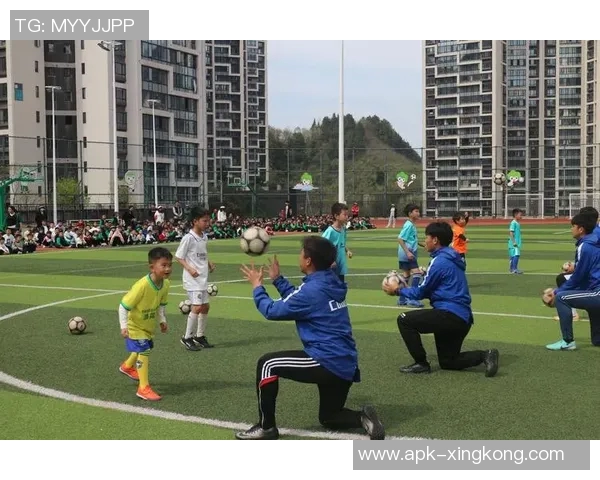 我爱足球礼物带来的快乐与激情让每一个球迷心潮澎湃 我爱足球礼物带来的快乐与激情让每一个球迷心潮澎湃